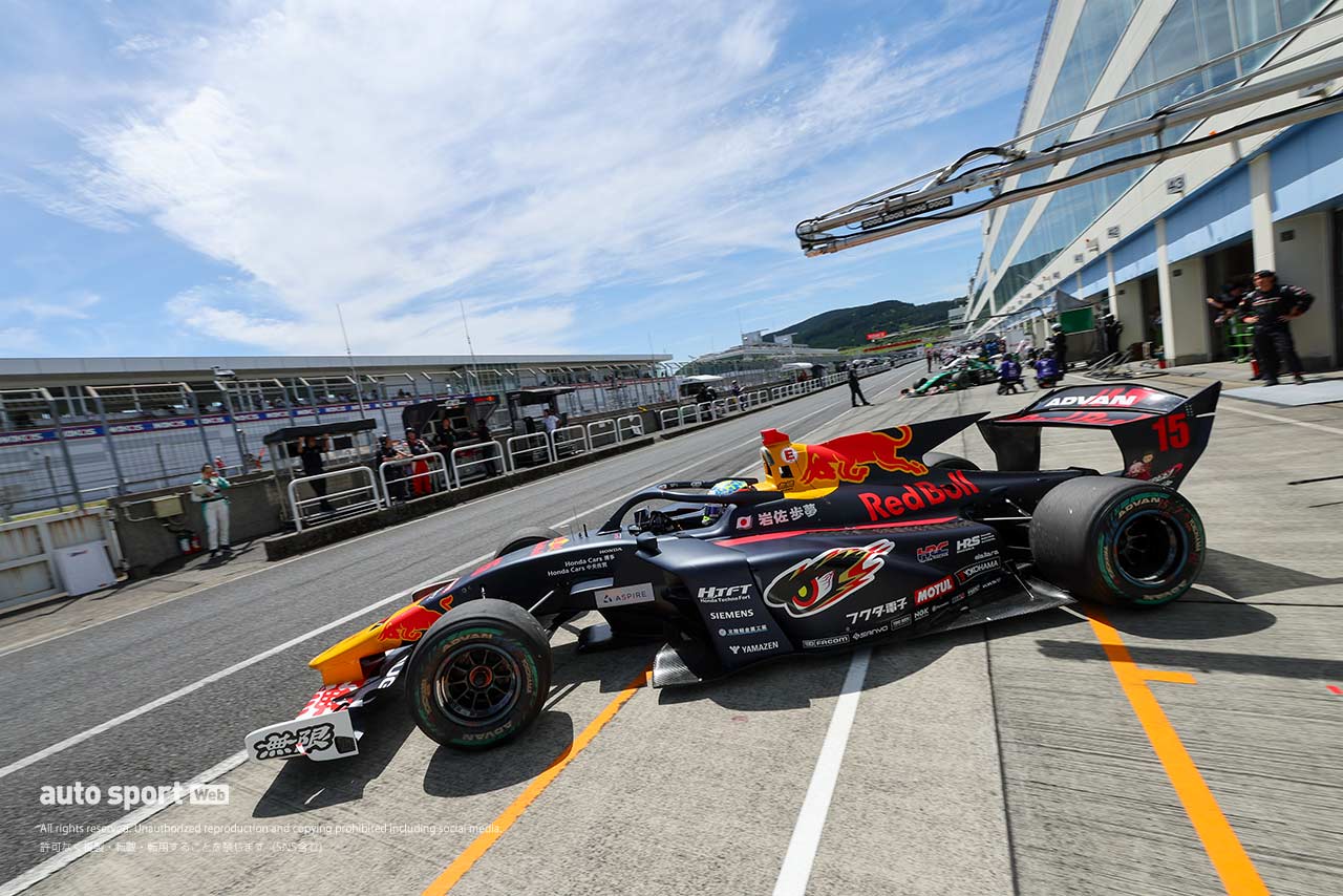 ルーキー岩佐歩夢が魅せた！ 2番手以下にコンマ3秒差をつけSF初ポールを獲得【第2戦予選レポート】