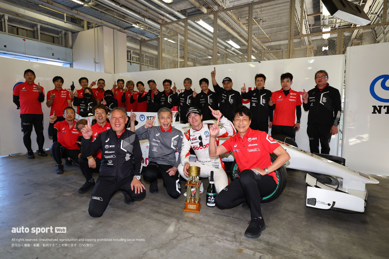 待望のSF初優勝に大号泣。参戦6年目、牧野任祐がついに表彰台の頂点に【第2戦決勝レポート】