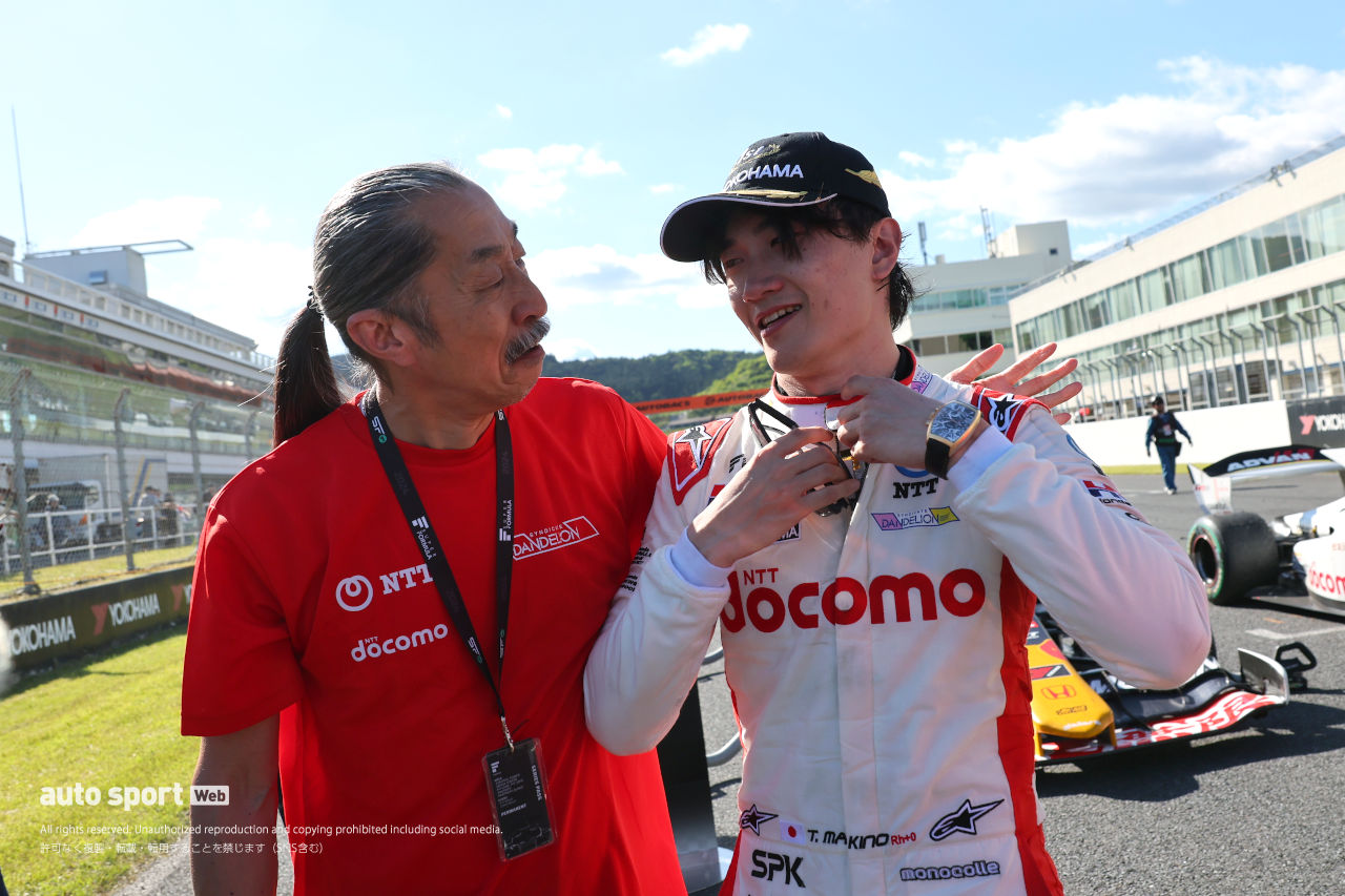 待望のSF初優勝に大号泣。参戦6年目、牧野任祐がついに表彰台の頂点に【第2戦決勝レポート】