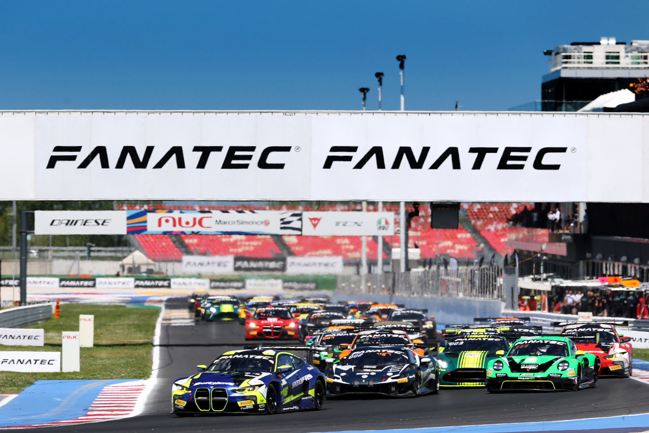 バレンティーノ・ロッシ、ミサノで2年連続優勝。WRT勢が週末2連勝を飾る／GTWCヨーロッパ第3戦