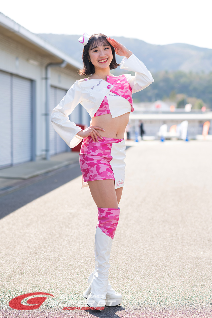 八乙女あんな フロンティアキューティーズ 2024年/スーパーGTの写真①