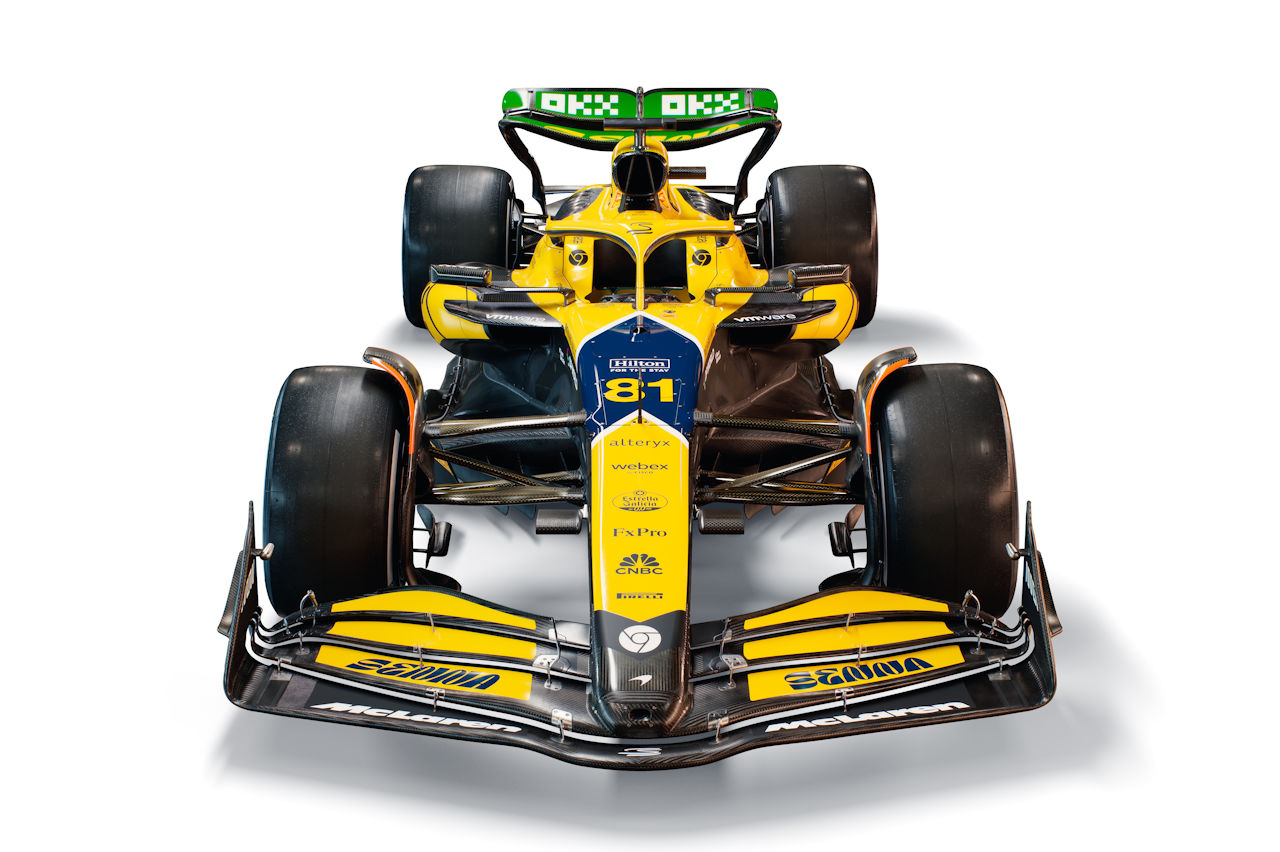 アイルトン・セナ・トリビュートカラーが施されたマクラーレンMCL38