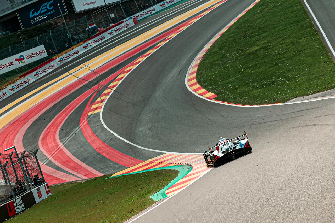 BMW Mハイブリッド V8