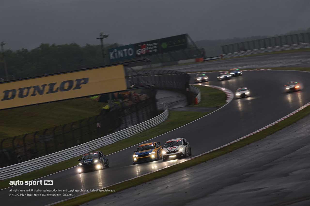 2024スーパー耐久第2戦富士　決勝レース中の様子