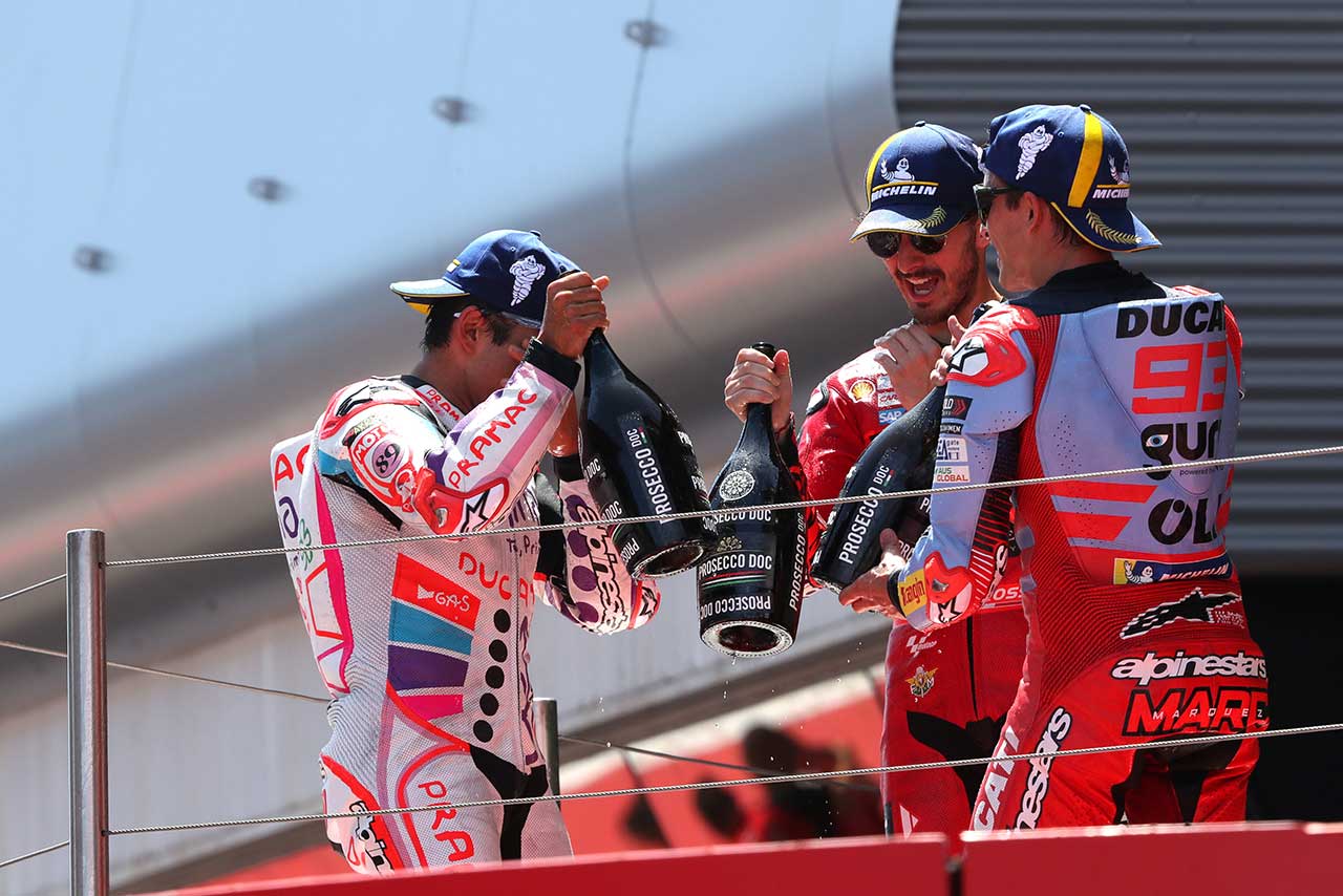 苦手克服で6年振りのドゥカティ優勝。鍵となるタイヤへのアクション／MotoGPの御意見番に聞くカタルーニャGP