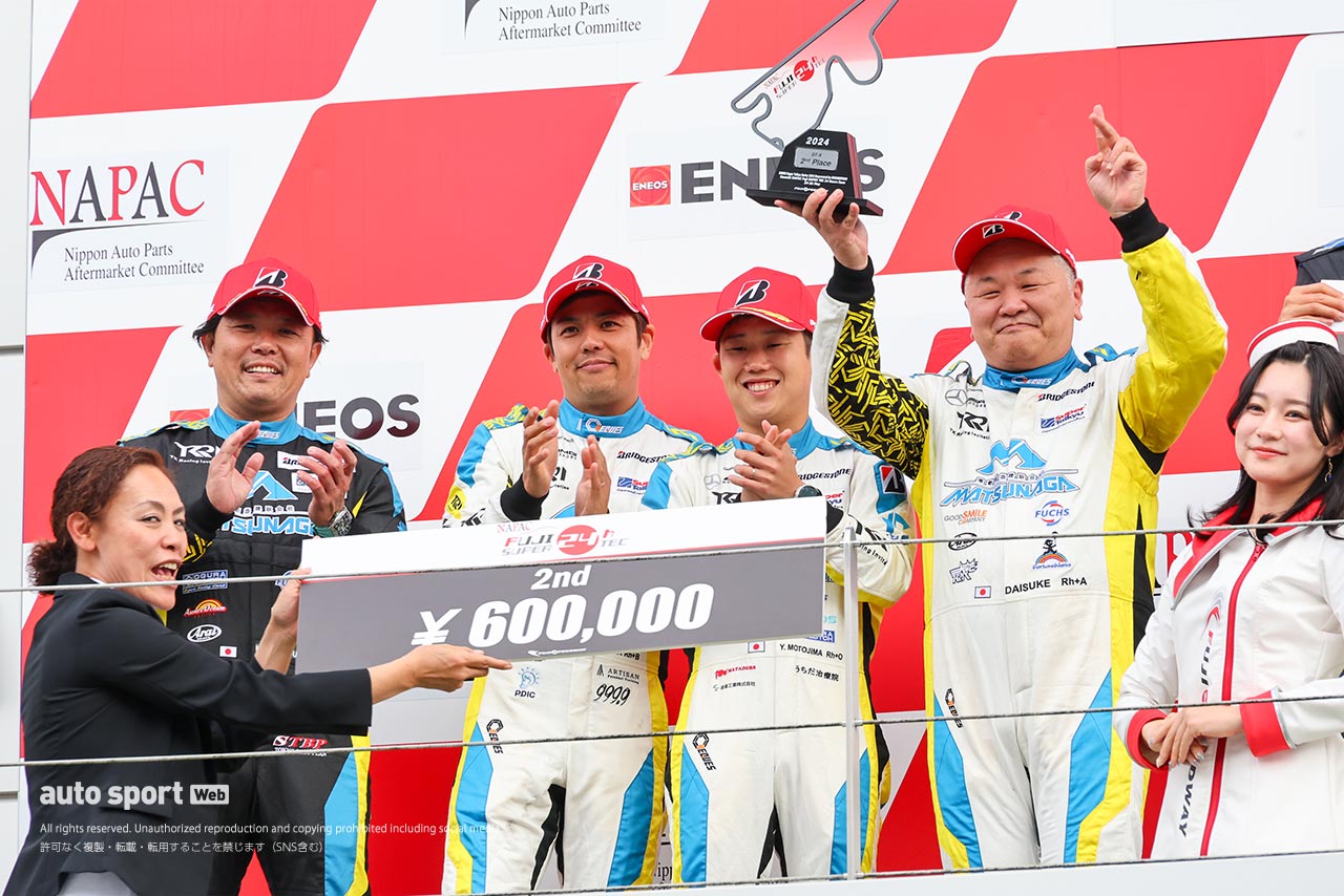 ROOKIE対TKRIの2台が魅せた超濃密な富士24時間の攻防戦。ペナルティが僅差の勝敗を分ける