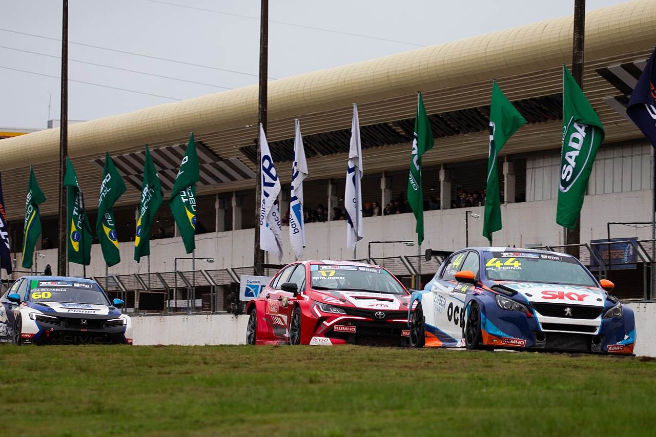 旧型FK8シビック・タイプRが完勝。パルディーニ・レーシングのカローラGRスポーツ艦隊も1-2達成／TCR南米第2戦