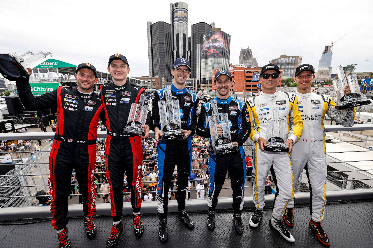 一発で決めたWTRアキュラ10号車が接触多発のデトロイトで今季初優勝。“恐竜ポルシェ”はGTDプロ2勝目／IMSA第5戦