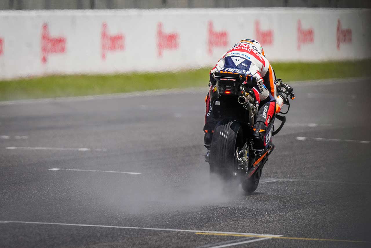 ウエットでKTMが上位に。ホンダは雨でも走行続行でマリーニが最多周回／MotoGPムジェロ公式テスト