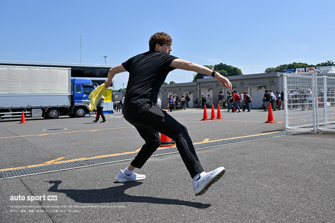 J SPORTSの期待を背負って投げろ！ 6月21日の中日対広島戦でサッシャさんが始球式登板