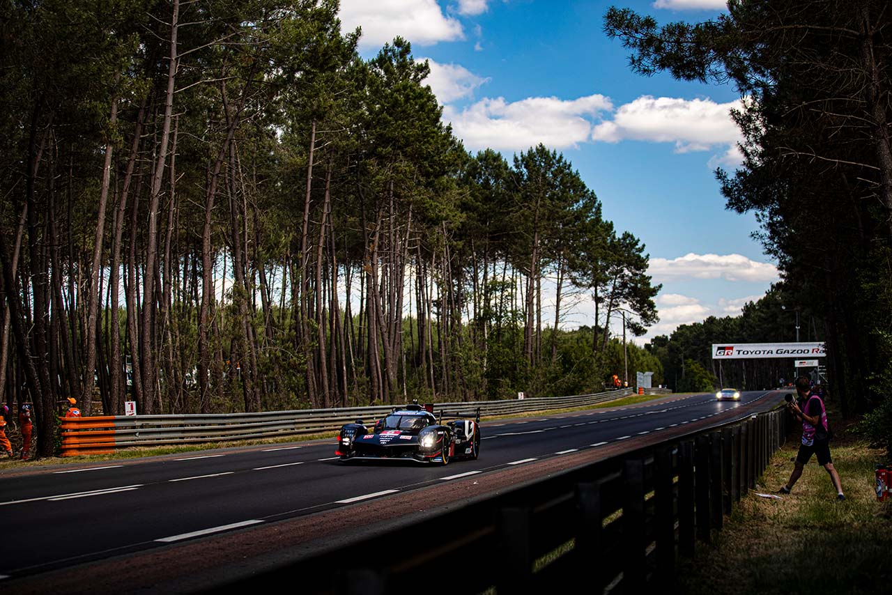 トヨタGR010ハイブリッド