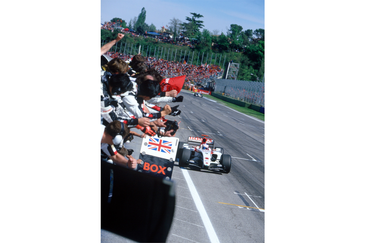 未来のF1王者ジェンソン・バトン、まだ何者でもなかった彼が輝いた瞬間。コンストラクターズ2位の大躍進を見せた『BAR006・ホンダ』を語る