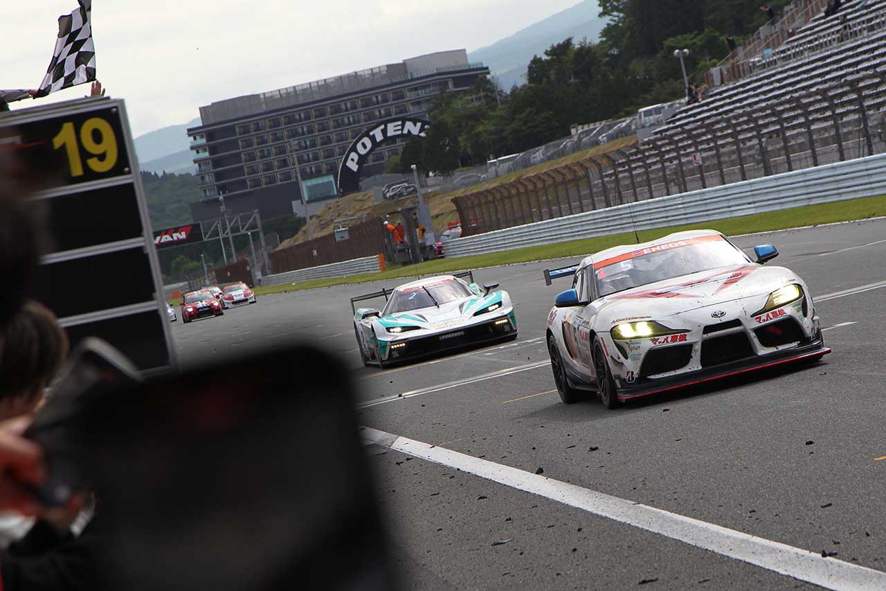 マッハ車検 GR Supra GT4 EVO