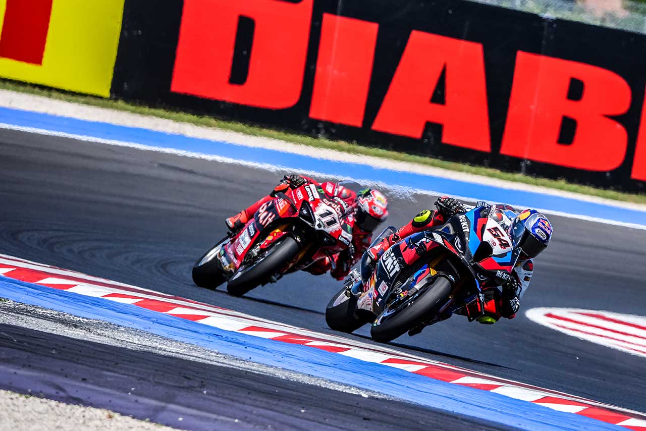 ラズガットリオグルが3レース優勝でエミリア・ロマーニャを制す。ランキングでもトップに浮上／SBK第4戦