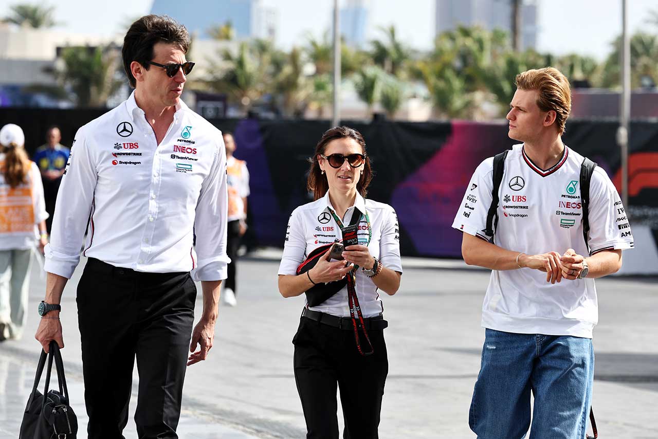 トト・ウォルフ代表＆ミック・シューマッハー（メルセデス）