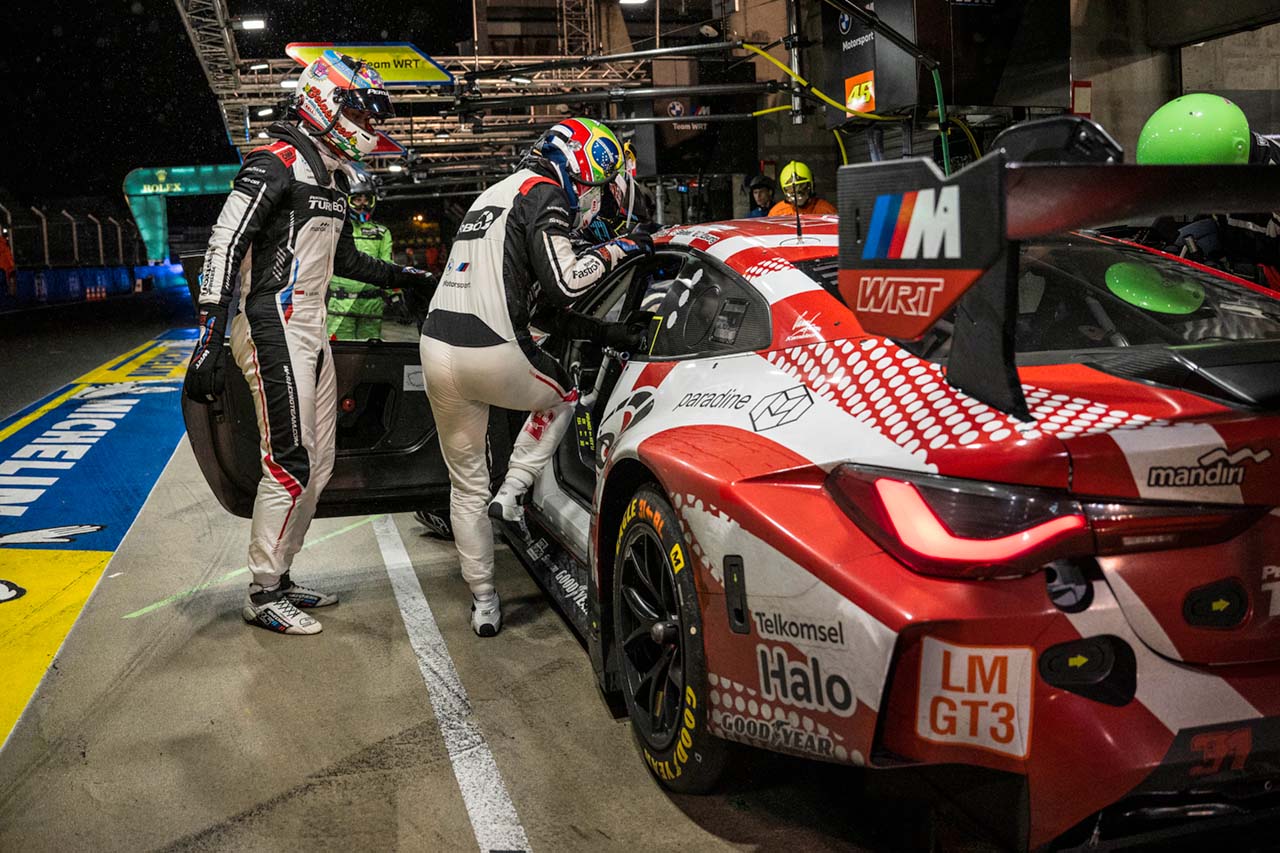 BMW、前戦ノーポイントからル・マンでクラス2位表彰台獲得。ペースは劣るも「最後は笑顔になれた」と31号車のアウグスト・ファーフス