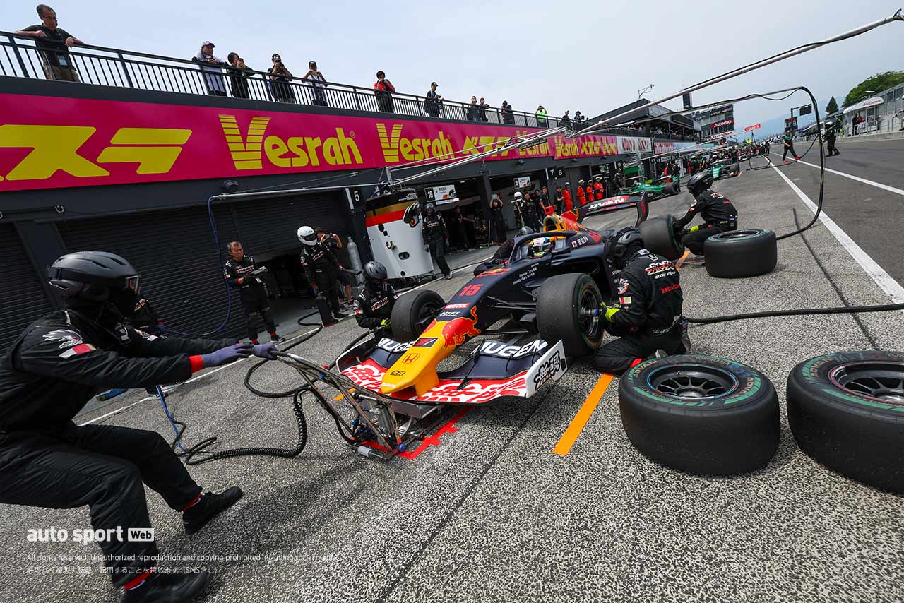 岩佐歩夢（TEAM MUGEN）