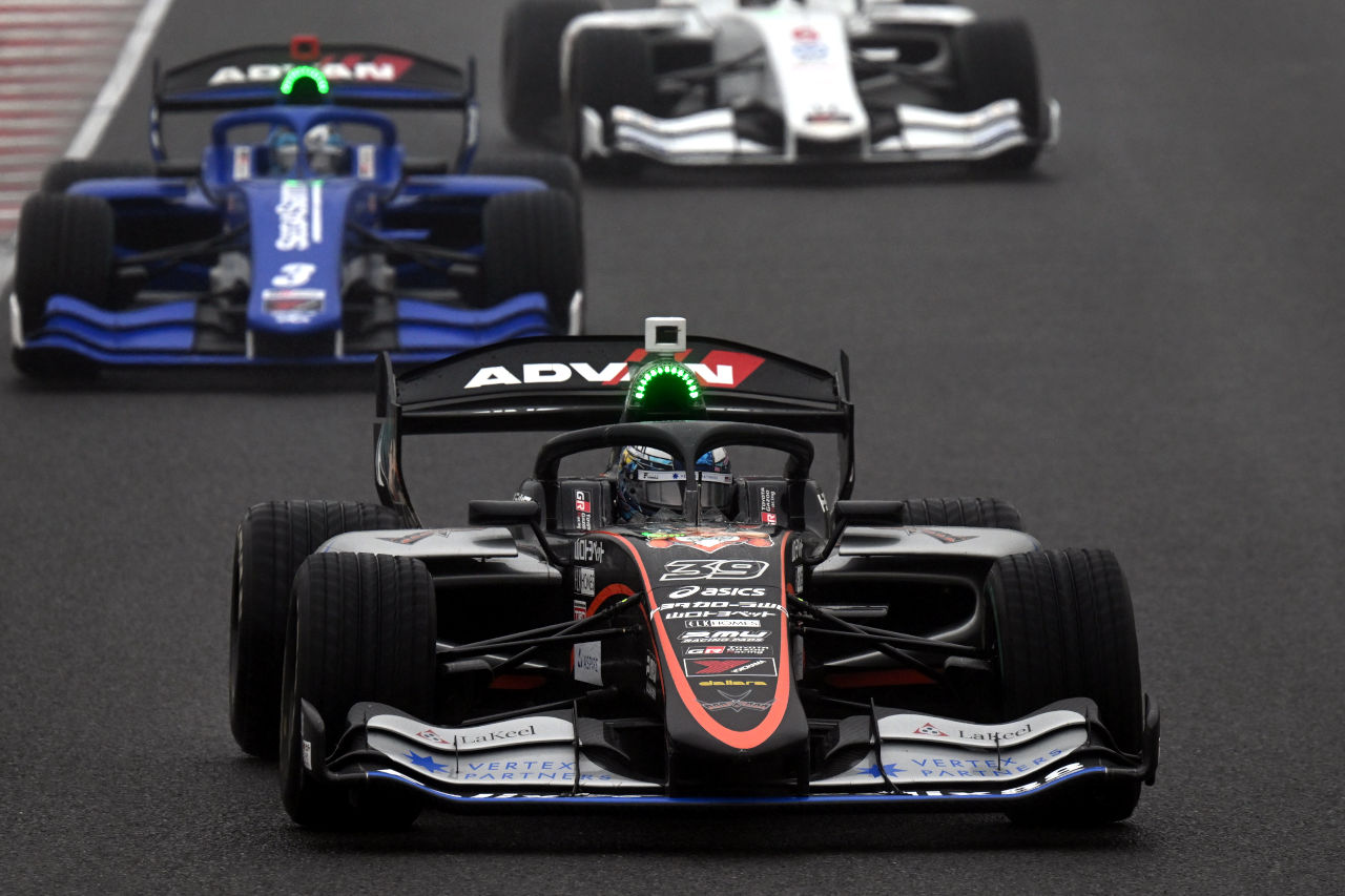 VERTEX PARTNERS CERUMO・INGING　2024スーパーフォーミュラ第3戦SUGO　決勝レポート