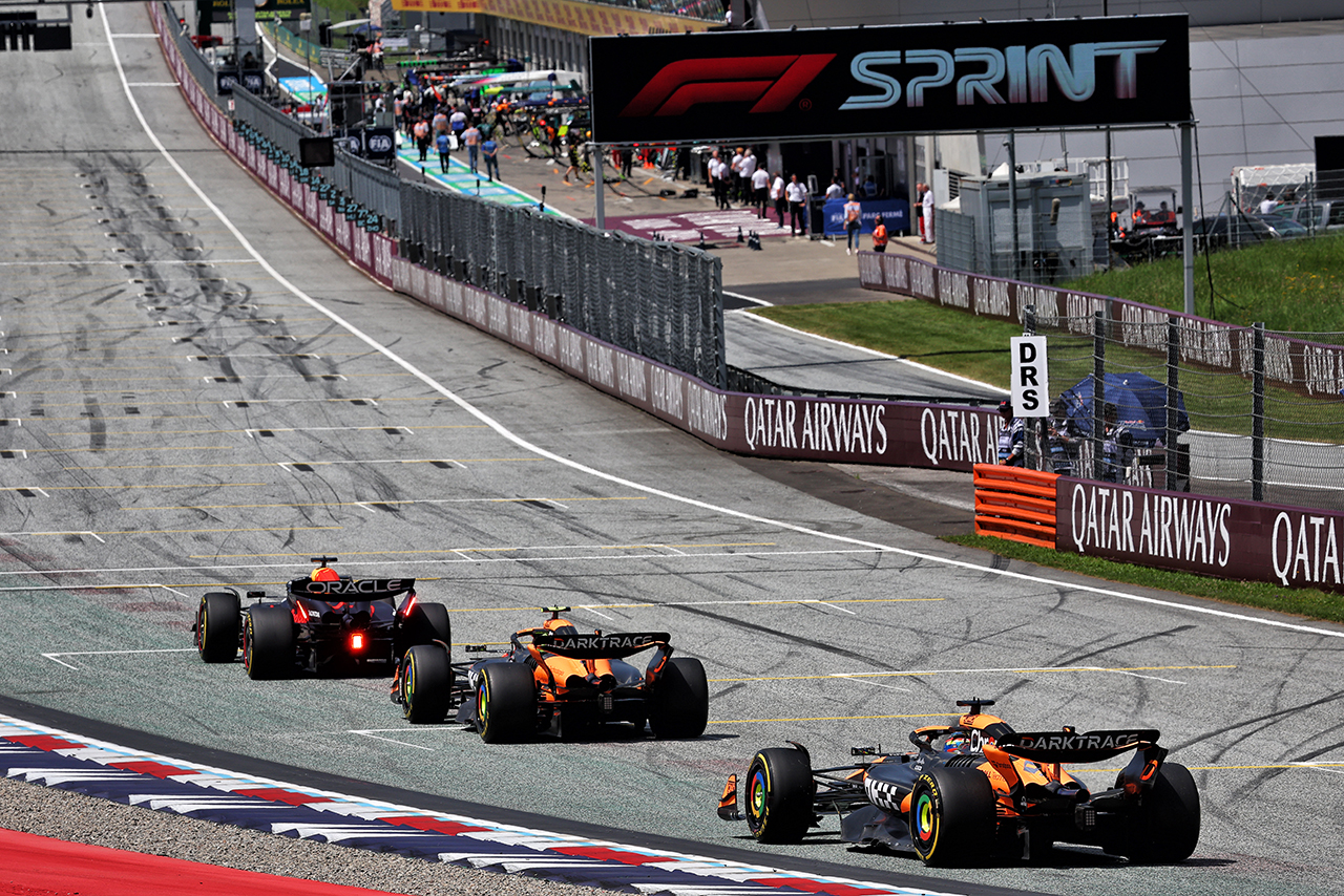 2024年F1第11戦オーストリアGP　マックス・フェルスタッペン（レッドブル）を先頭とするスプリントのトップ3台
