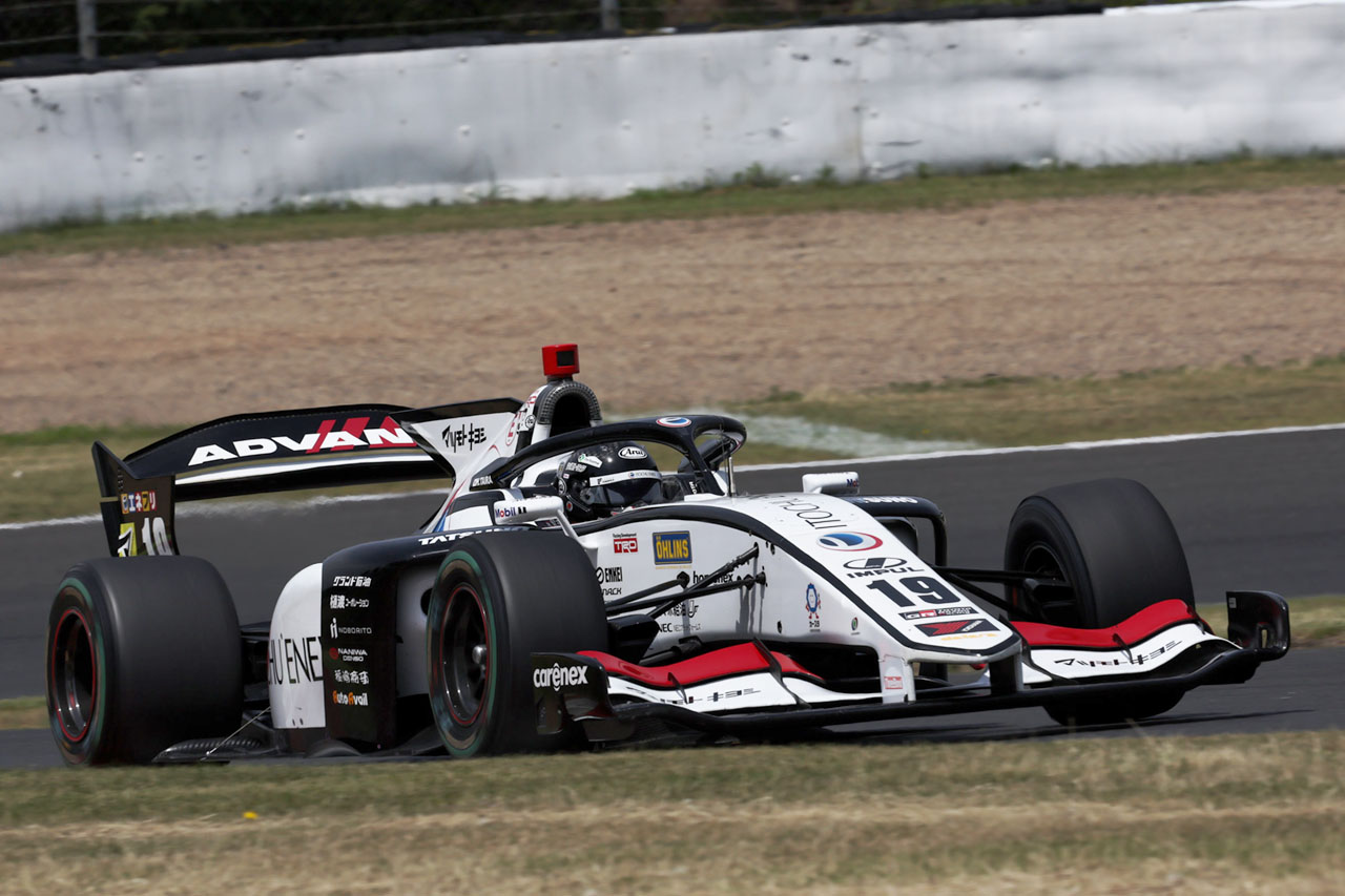 平良響に舞い込んできた人生最大のチャンス。沖縄を背負ったドライバーの2日間に密着