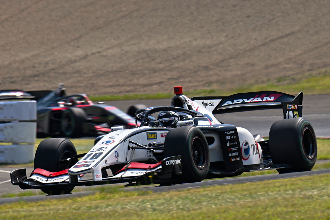 平良響に舞い込んできた人生最大のチャンス。沖縄を背負ったドライバーの2日間に密着