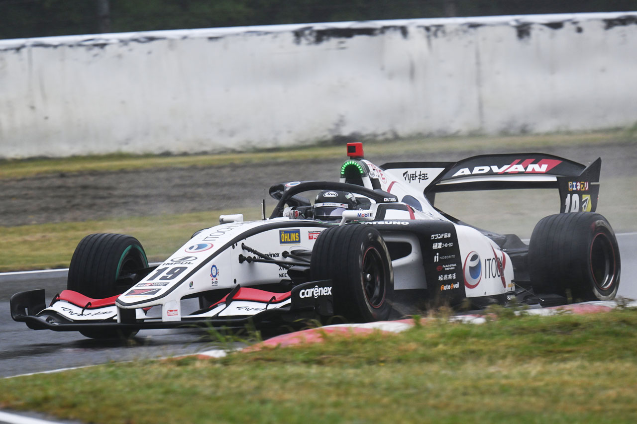 平良響に舞い込んできた人生最大のチャンス。沖縄を背負ったドライバーの2日間に密着