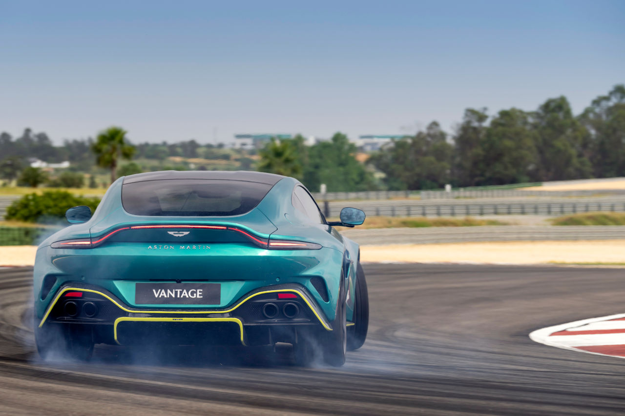 アロンソの“個人的な要望”から誕生したV12エンジン＋6速MTの限定車『アストンマーティン・ヴァリアント』がグッドウッド出走へ