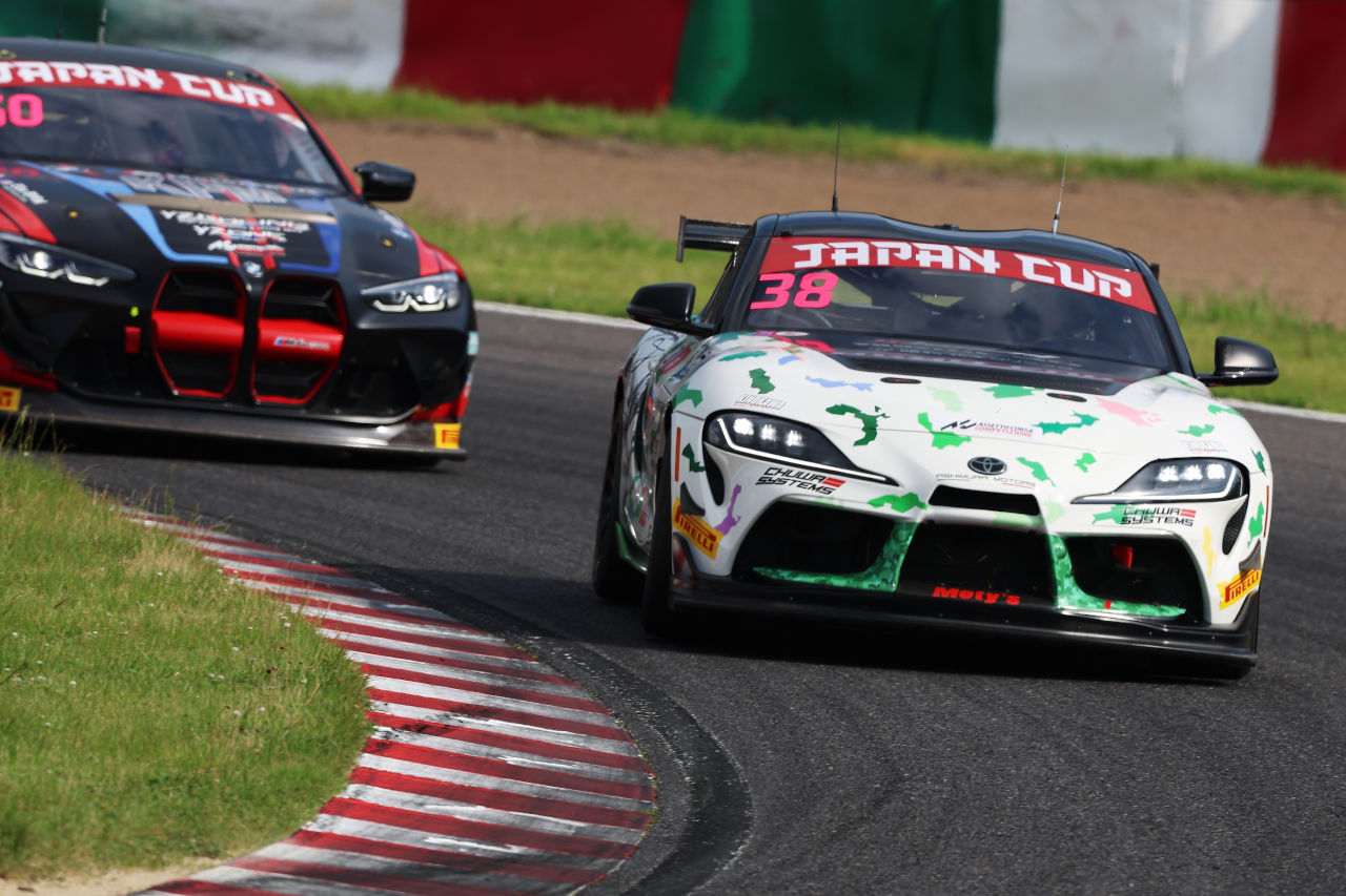 K-Tunesが鈴鹿で連続ワン・ツー。末長／新田組はレース1で今季初優勝【ジャパンカップ】