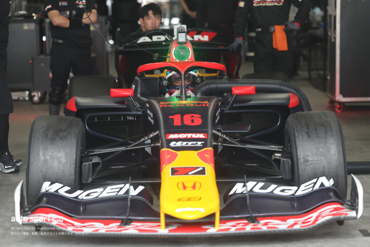 最終セッション4はトップの坪井翔にNAKAJIMA RACINGの2台が続く。最多周回は岩佐歩夢／SF富士公式テスト