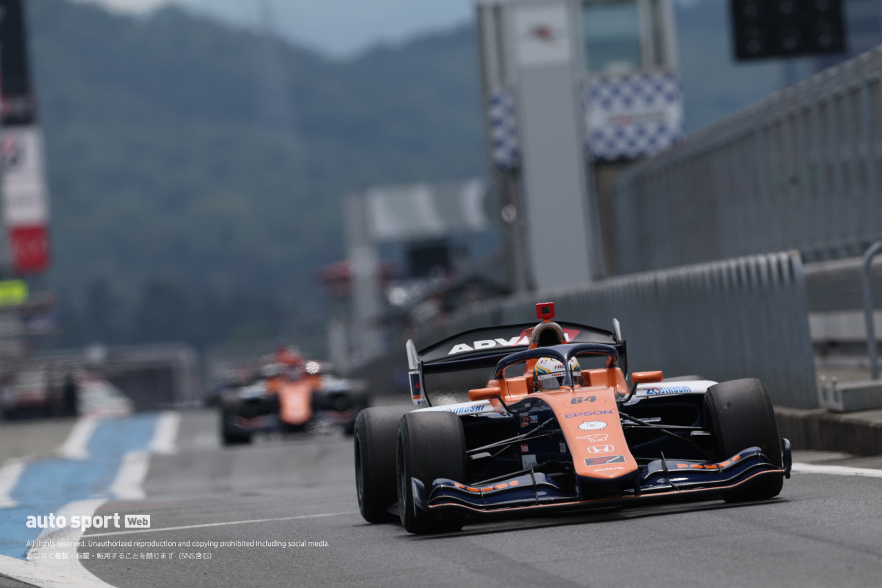 最終セッション4はトップの坪井翔にNAKAJIMA RACINGの2台が続く。最多周回は岩佐歩夢／SF富士公式テスト