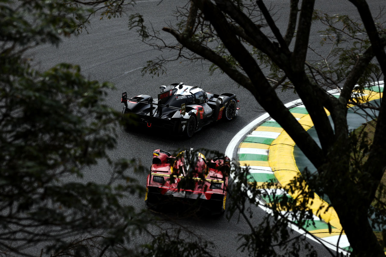 トヨタが時間延長のFP2でフェラーリ勢を抑えて1-2。LMGT3ではレクサスが首位に／WECサンパウロ