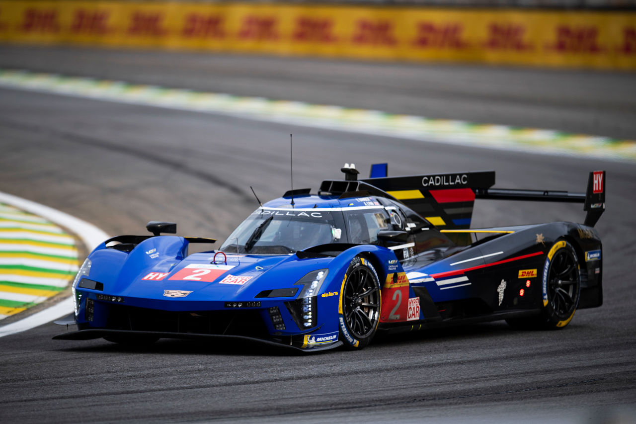 トヨタが時間延長のFP2でフェラーリ勢を抑えて1-2。LMGT3ではレクサスが首位に／WECサンパウロ