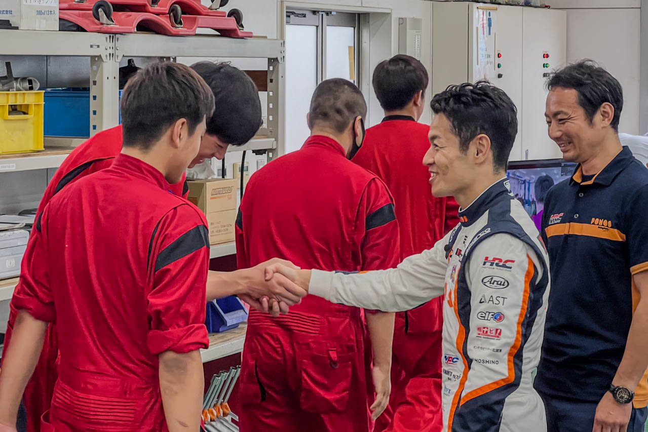 山本尚貴が母校・作新学院へ3度目の訪問。整備士を目指す高校生への特別授業でレース業界への思いを語る