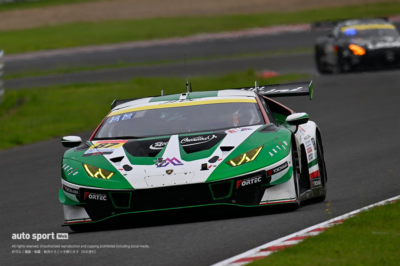 現役GT500ドライバーの阪口晴南がMETALIVE S Lamborghini GT3をテスト。お互いに収穫を得る