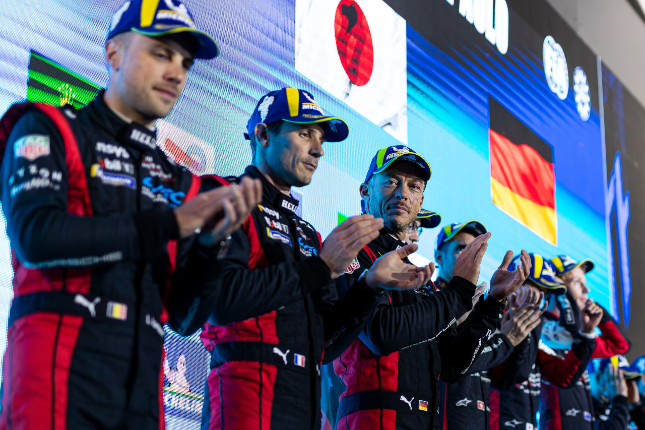 序盤のパンクから2位への挽回は「予想外だった」とロッテラー。6号車ポルシェが選手権のリードを拡大