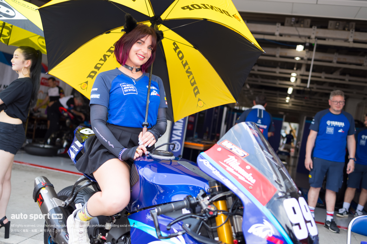 【ギャラリー】鈴鹿8耐のピットウォークを彩るレースクイーン／レースアンバサダー
