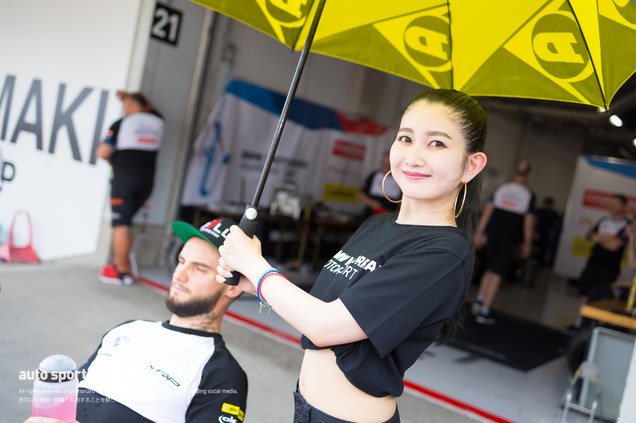【ギャラリー】鈴鹿8耐のピットウォークを彩るレースクイーン／レースアンバサダー