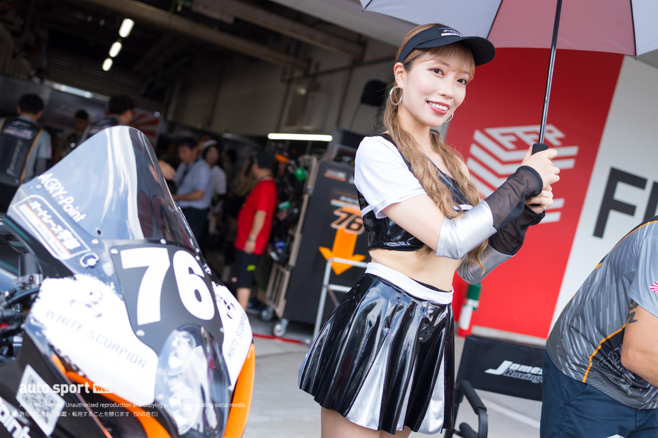 【ギャラリー】鈴鹿8耐のピットウォークを彩るレースクイーン／レースアンバサダー