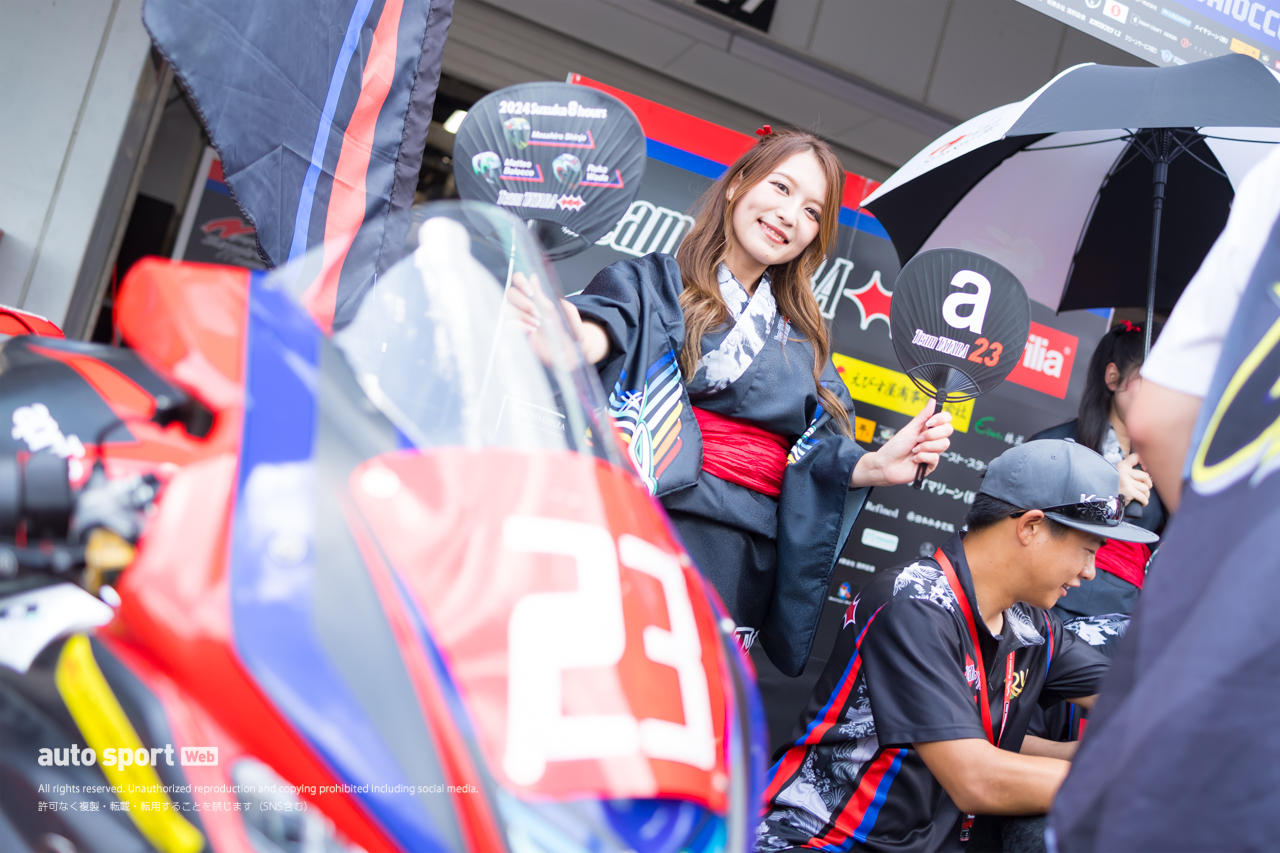 【ギャラリー】鈴鹿8耐のピットウォークを彩るレースクイーン／レースアンバサダー