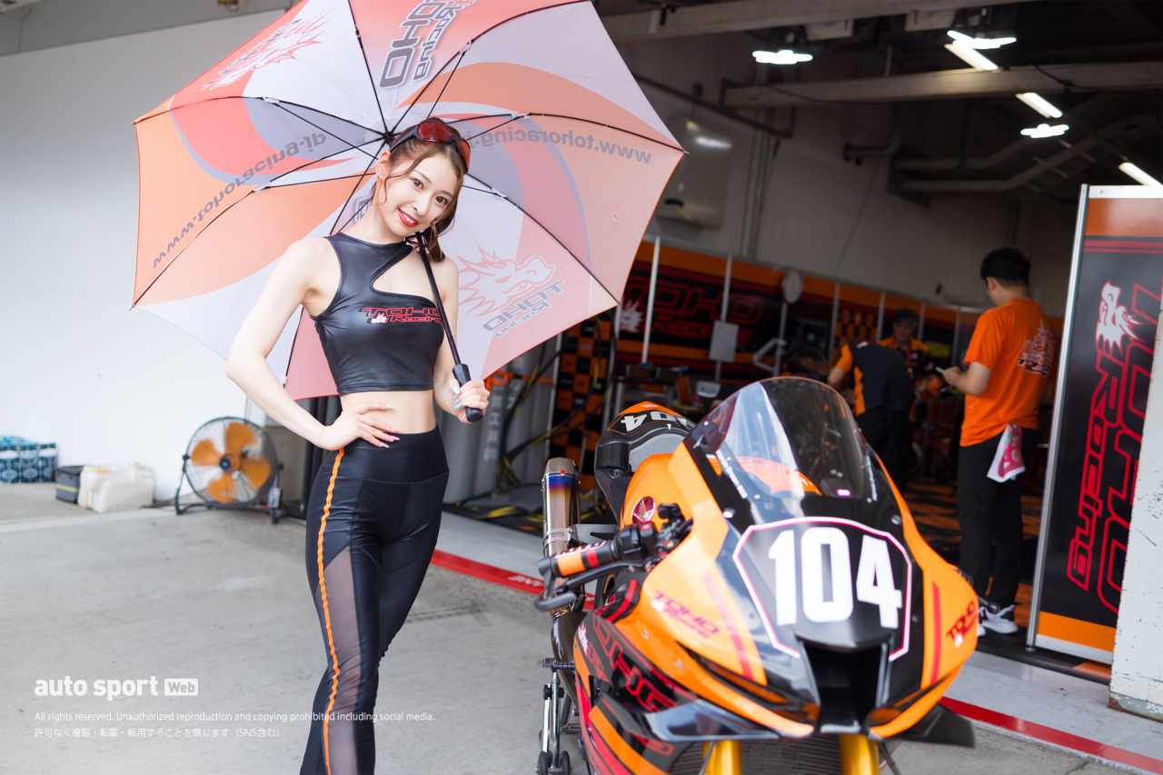 【ギャラリー】鈴鹿8耐のピットウォークを彩るレースクイーン／レースアンバサダー
