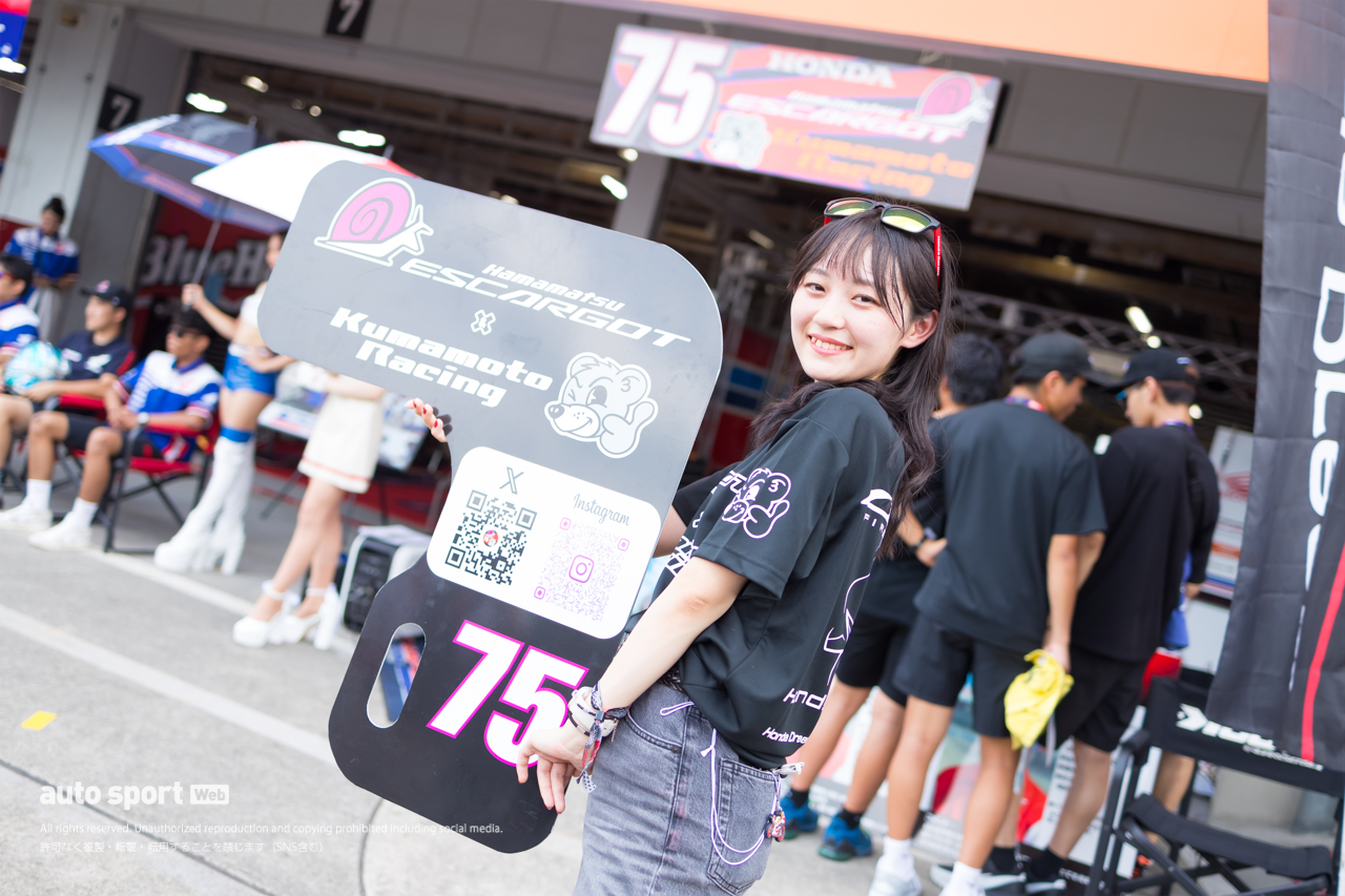 【ギャラリー】鈴鹿8耐のピットウォークを彩るレースクイーン／レースアンバサダー
