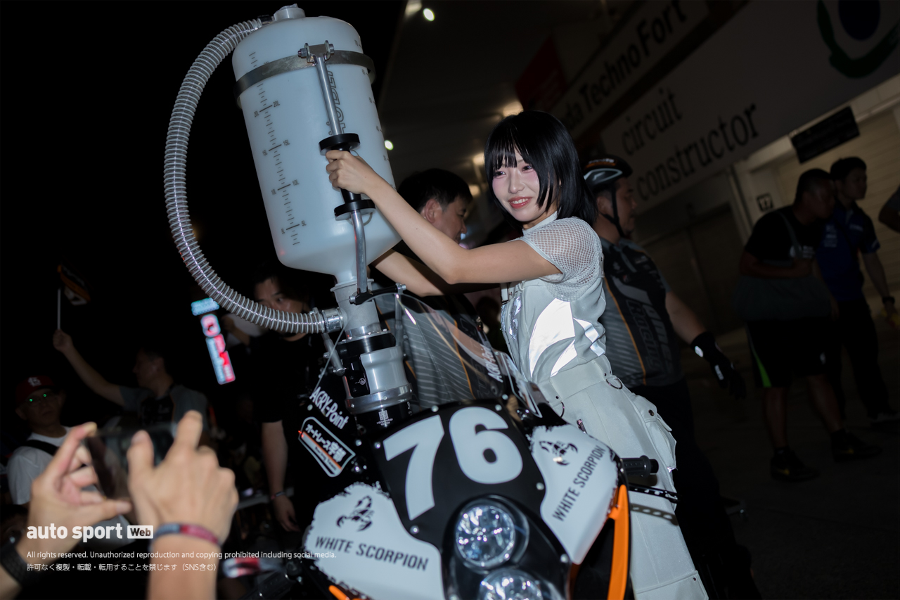 長瀬智也が今年も登場／8フェス皆勤賞の175R／浴衣を着こなす美女とイケメン【鈴鹿8耐 土曜日Topics】