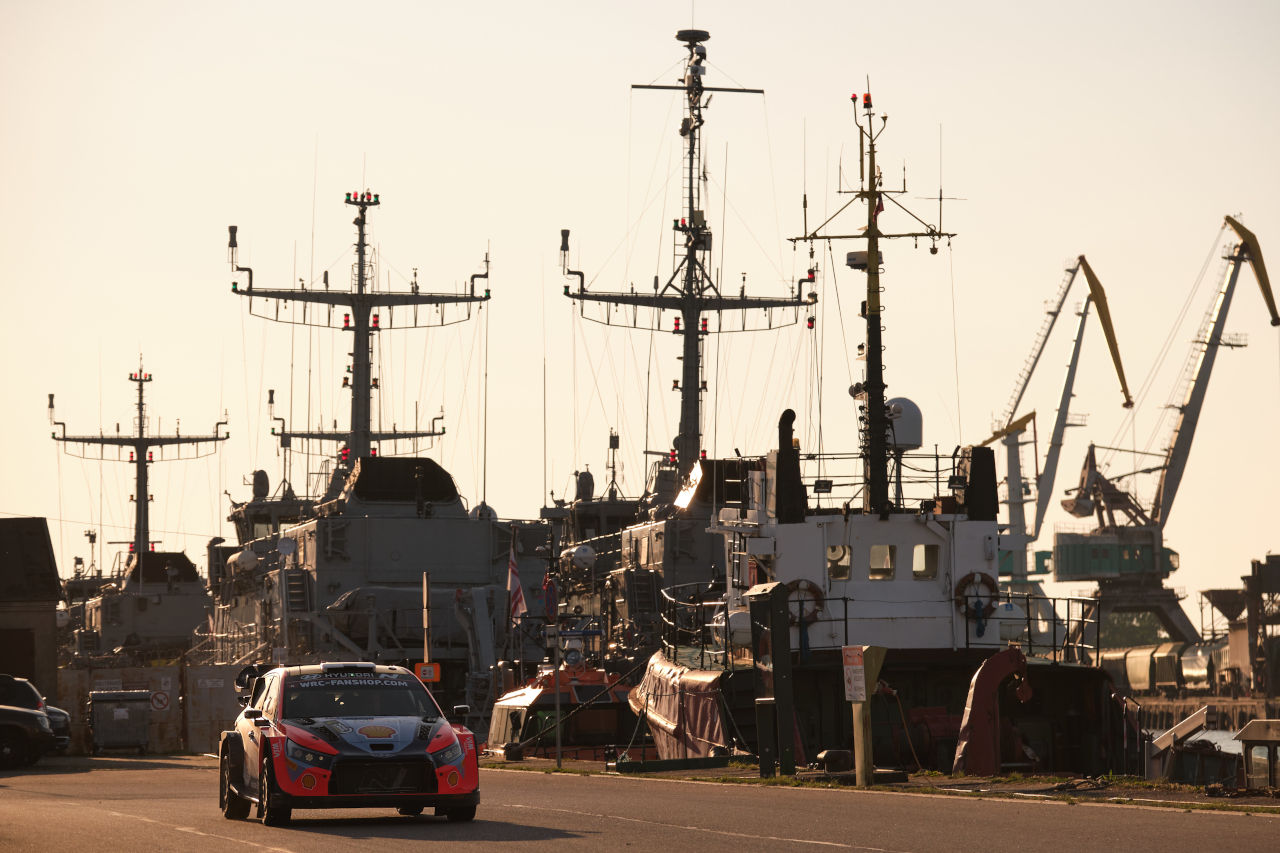 母国で存在感を示したセスクス「素晴らしい経験。Mスポーツは今や家族」／WRC第8戦ラトビア デイ4後コメント