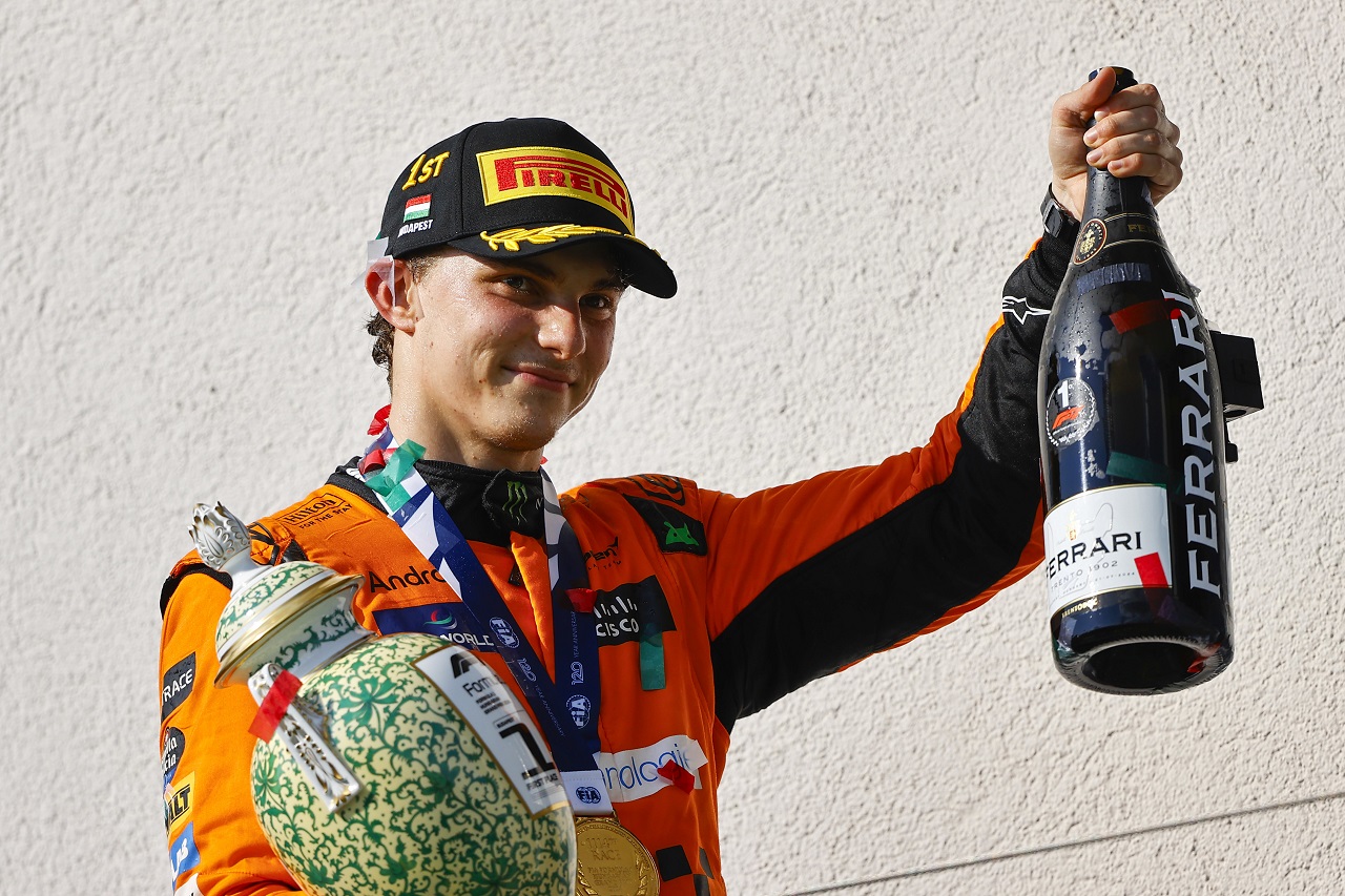 オスカー・ピアストリ（マクラーレン）が優勝