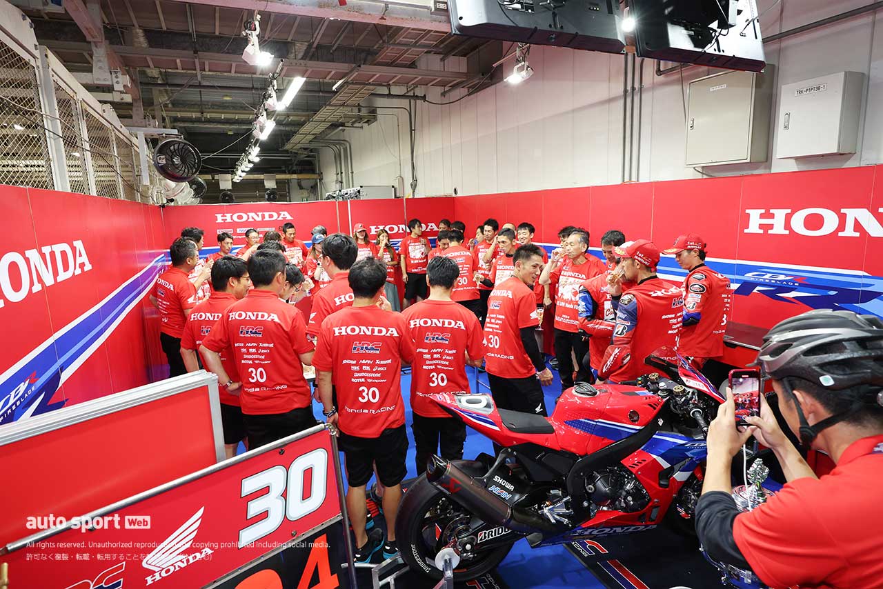 鈴鹿8耐：3連覇飾ったTeam HRCの優勝記念Tシャツが受注受付開始。販売期間は7月28日まで
