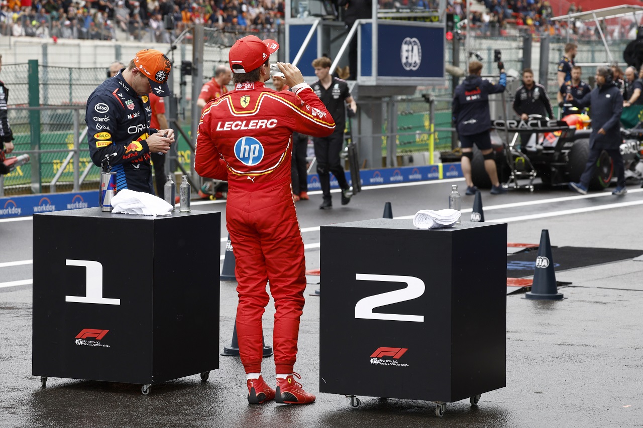 予選トップのマックス・フェルスタッペン（レッドブル）と2番手のシャルル・ルクレール（フェラーリ）