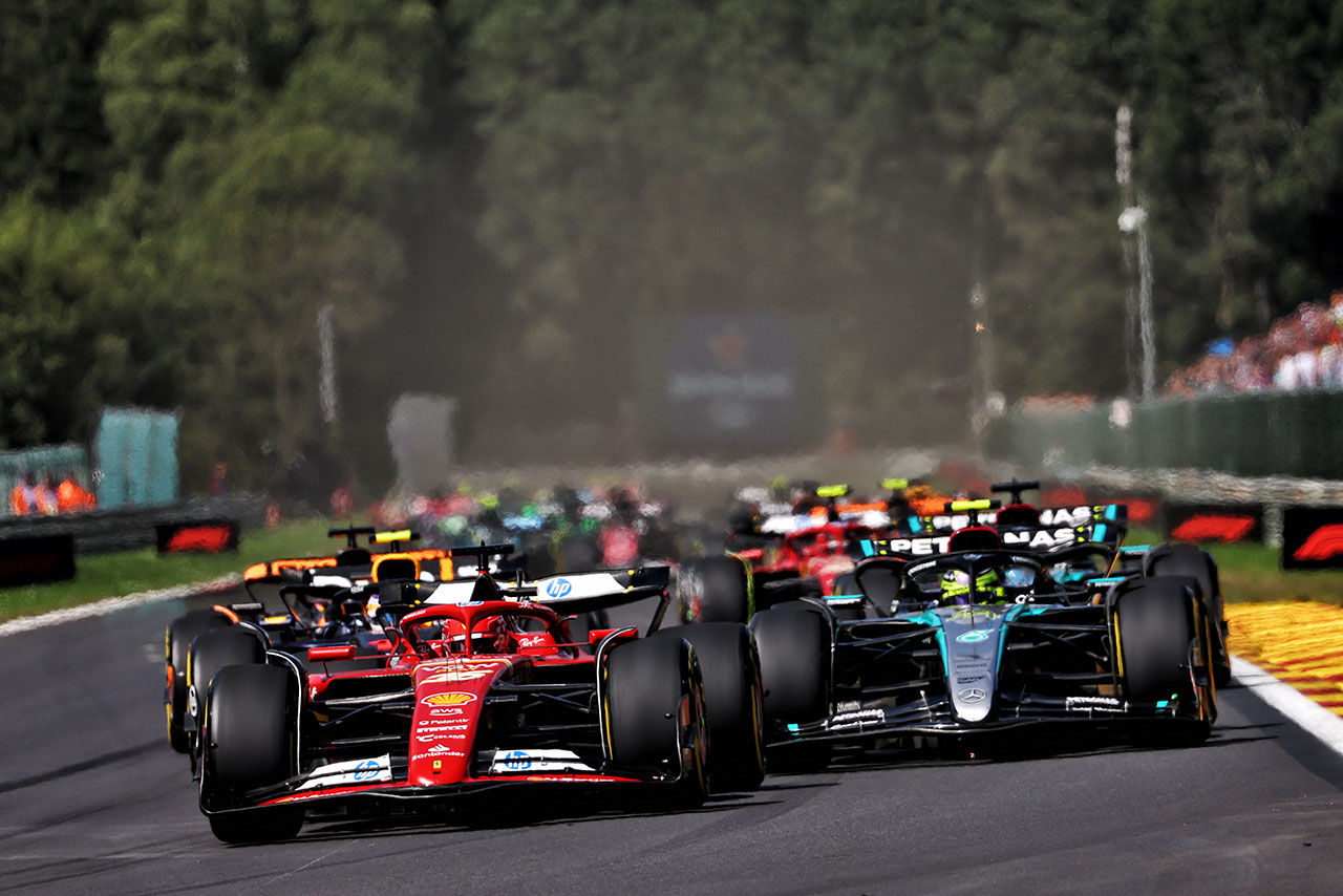 2024年F1第14戦ベルギーGP　シャルル・ルクレール（フェラーリ）＆ルイス・ハミルトン（メルセデス）