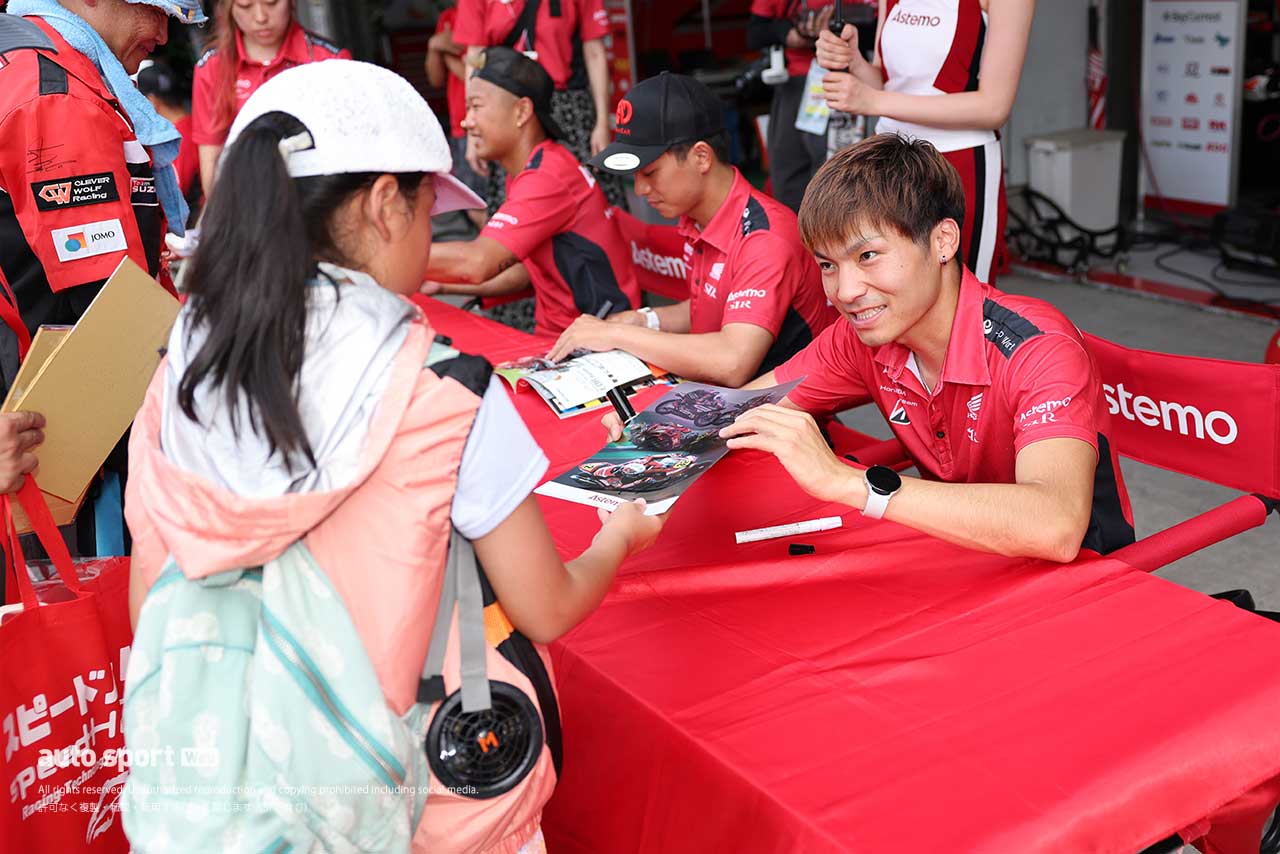 【ブログ】『暑さ×熱さ』を乗り切る秘訣、ライダーからオフィシャルまで。ちょびっとナツノキオク／カメラマンから見た鈴鹿8耐2024