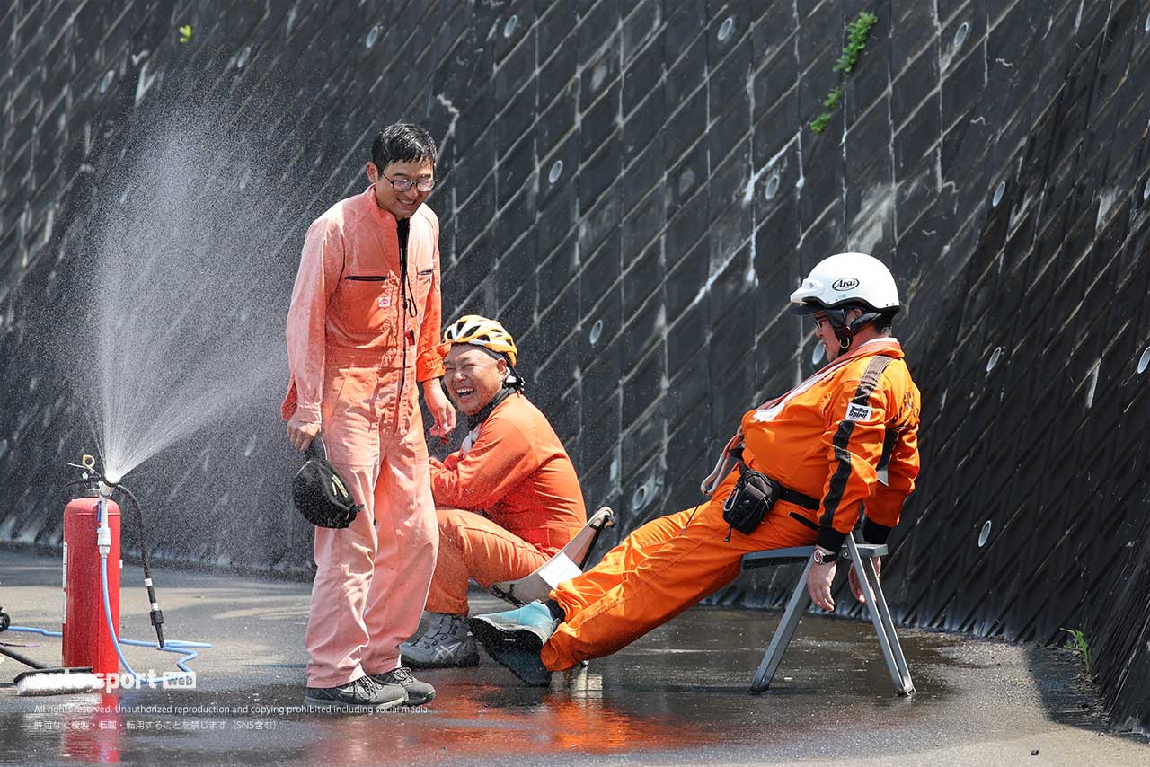 【ブログ】『暑さ×熱さ』を乗り切る秘訣、ライダーからオフィシャルまで。ちょびっとナツノキオク／カメラマンから見た鈴鹿8耐2024