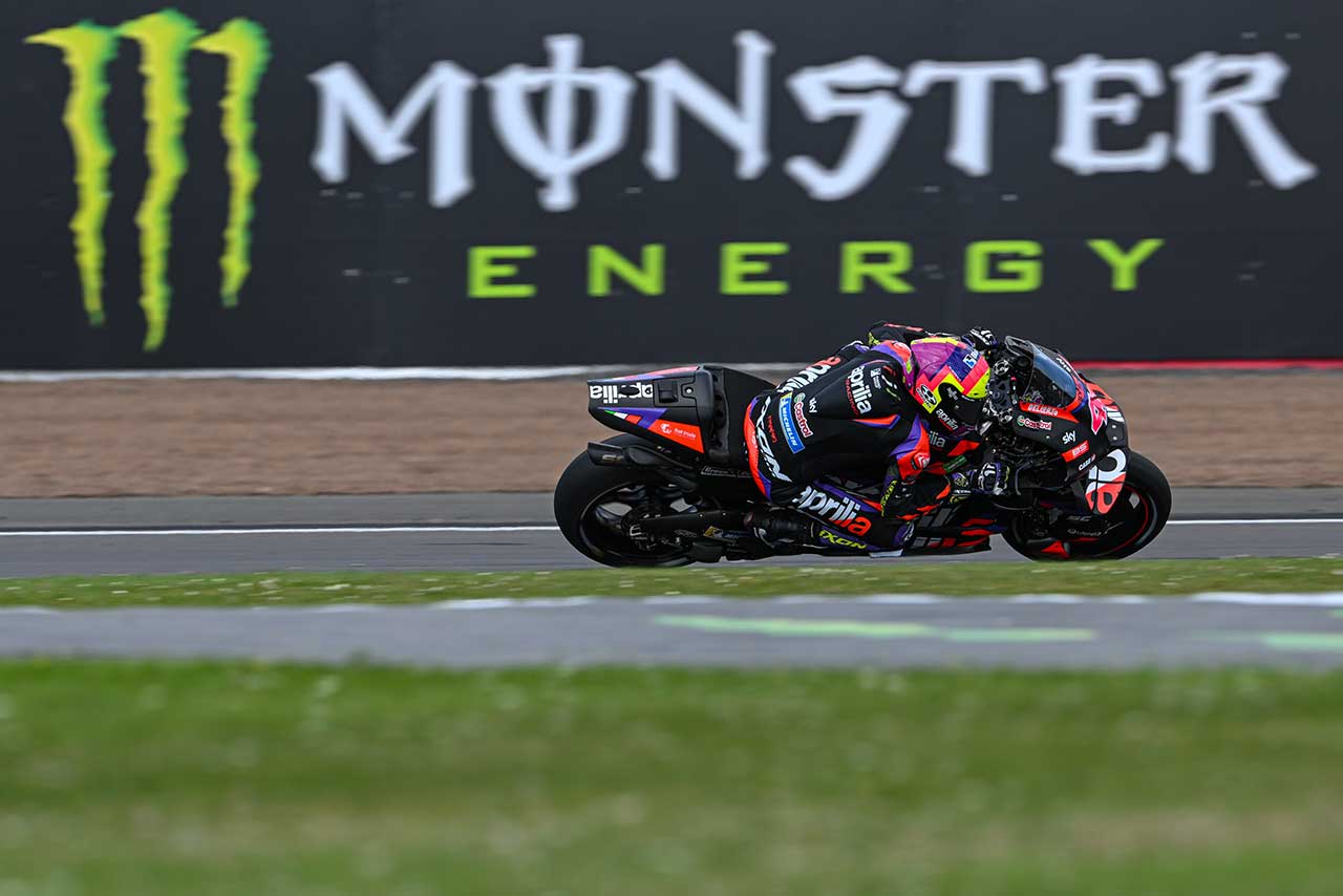 ポールポジションを獲得したアレイシ・エスパルガロ（アプリリア・レーシング）／2024MotoGP第10戦イギリスGP